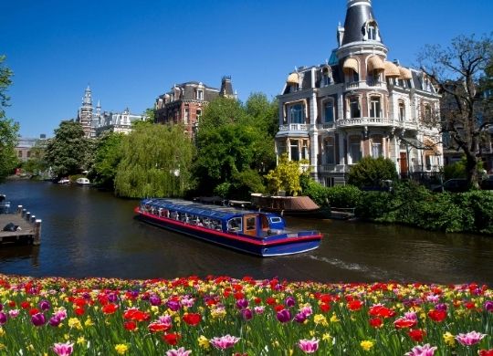 Geniet volop in de indrukwekkende stad Amsterdam