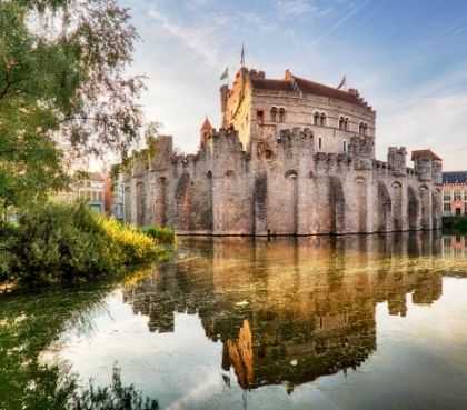 Bezoek met uw groepsreis het mooie kasteel in Gent 